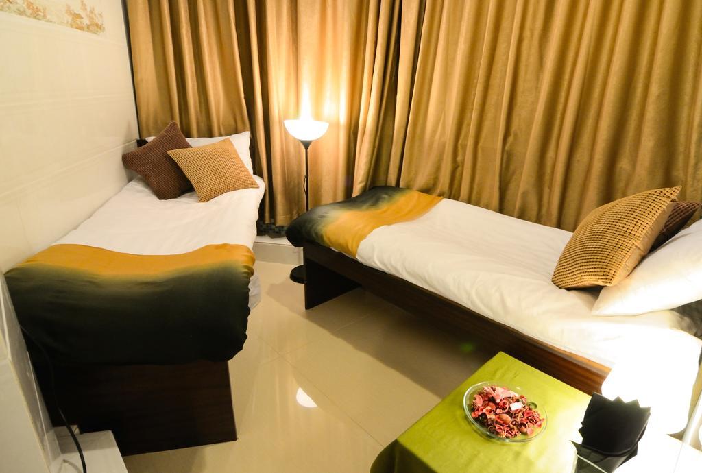 Garden Hotel Hong Kong Room photo