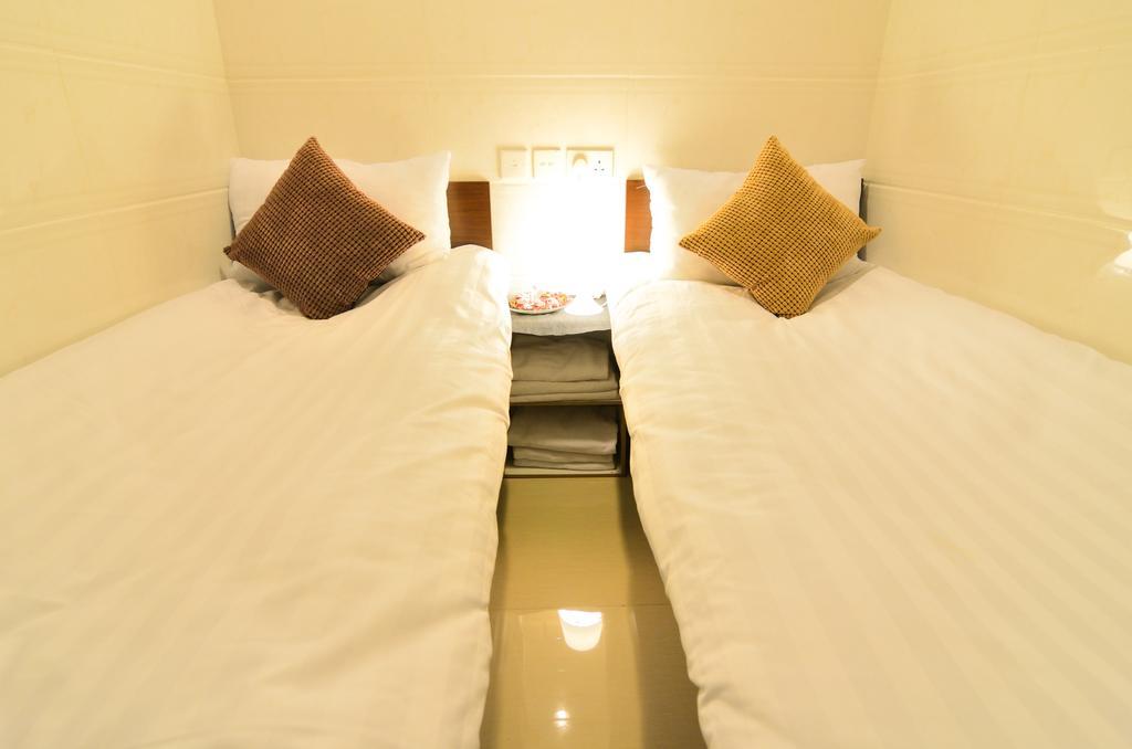 Garden Hotel Hong Kong Room photo